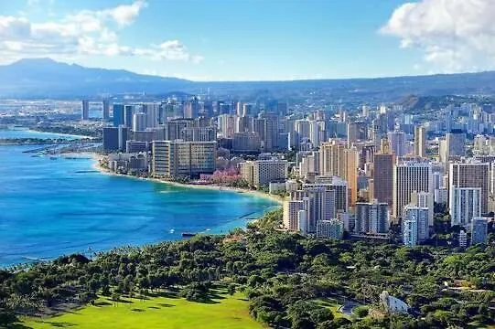 Artsy 32Nd Floor Condo With Modern Furnishings & Gorgeous Ocean Views Condo Honolulu