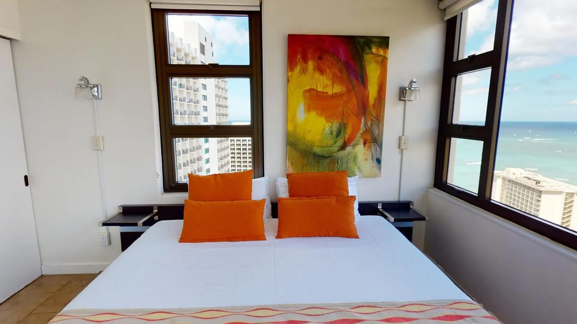 Artsy 32Nd Floor Condo With Modern Furnishings & Gorgeous Ocean Views Condo Honolulu Lejlighed