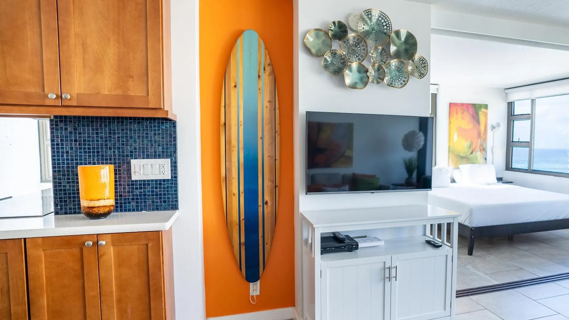 Artsy 32Nd Floor Condo With Modern Furnishings & Gorgeous Ocean Views Condo Honolulu