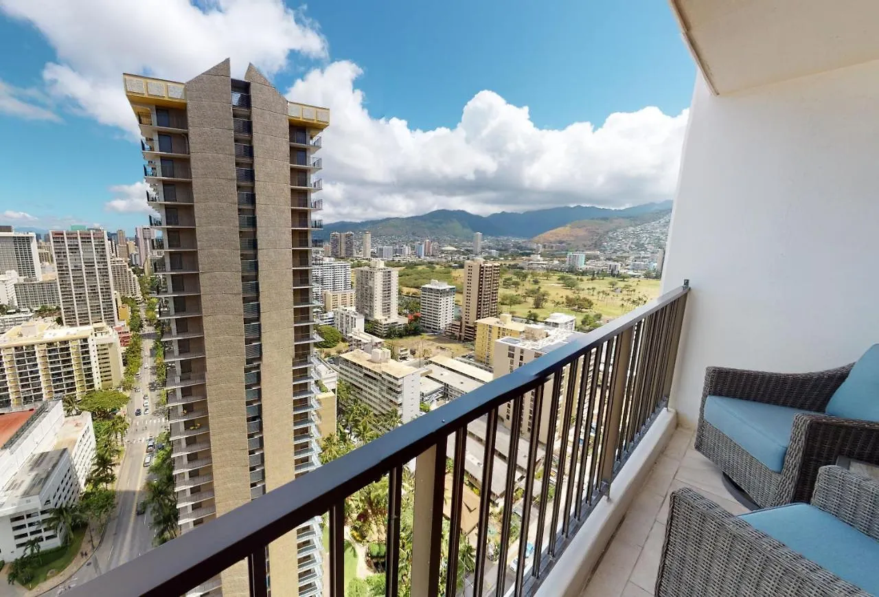 Artsy 32Nd Floor Condo With Modern Furnishings & Gorgeous Ocean Views Condo 호놀룰루