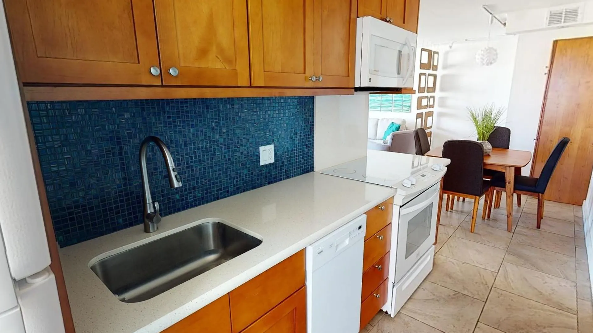 Artsy 32Nd Floor Condo With Modern Furnishings & Gorgeous Ocean Views Condo 호놀룰루